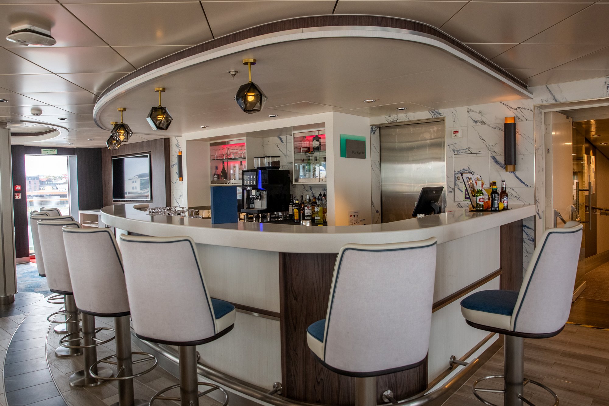 Bar an Bord der Sylvia Earle Die Bar an Bord der Sylvia Earle