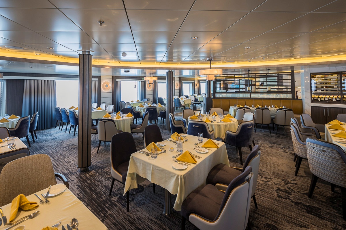 Gastronomie an Bord der Sylvia Earle Sylvia Earle - Dining Room Richard I Anson