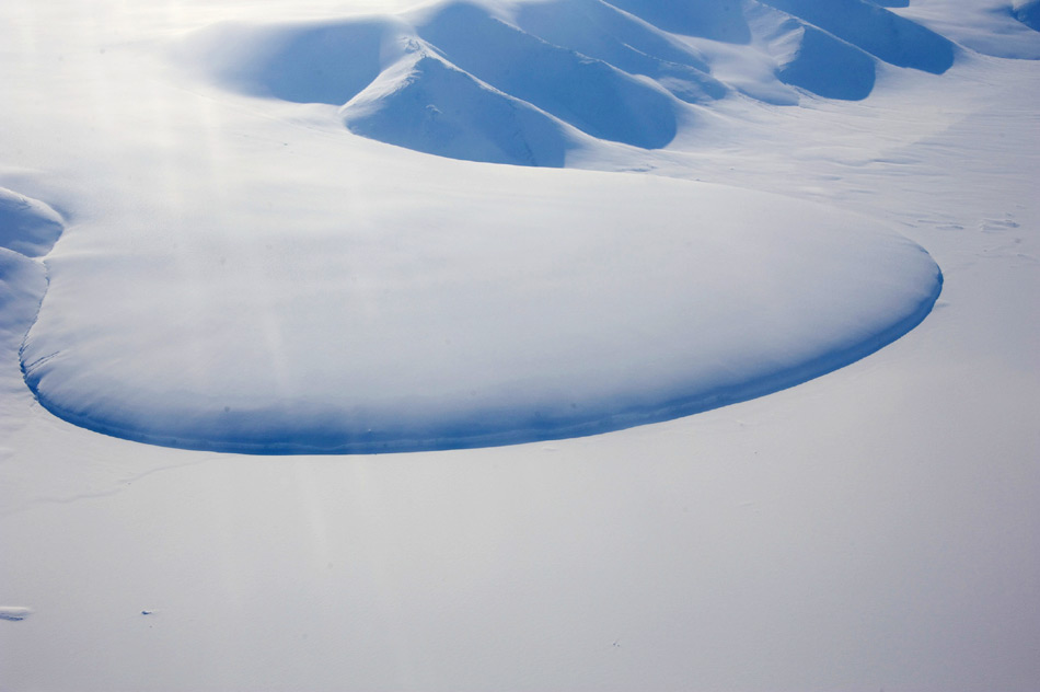 Luftaufnahme des Piedmont-Gletscher im Nordosten Grönlands. Foto: AWI / Coen Hofstede