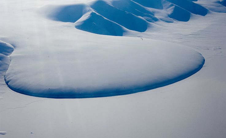 Gletscher wie der Piedmont-Gletscher im Nordosten Gru00f6nlands ku00f6nnen am besten aus der Luft
